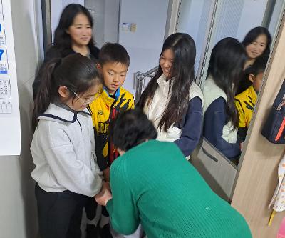 애월초등학교 다모임 나눔장터 수익금 기부(지역 어르신께 따뜻한 마음을 전하는 나눔 활동 펼쳐)