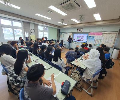 졸업생 선배가 6학년 후배들에게 전하는 도전과 나눔의 이야기