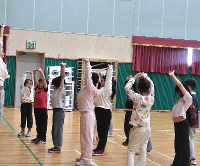 학급 응집력 향상을 위한 놀이체육 프로그램 "함께 뛰며 하나 되는 우리"
