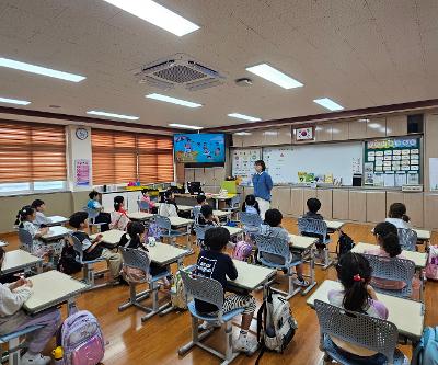 1,2학년 대상 생존수영 이론교육 실시