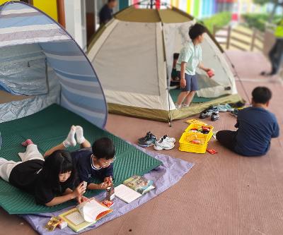 우리 학교 야외 북카페(6월 도서관 이벤트)