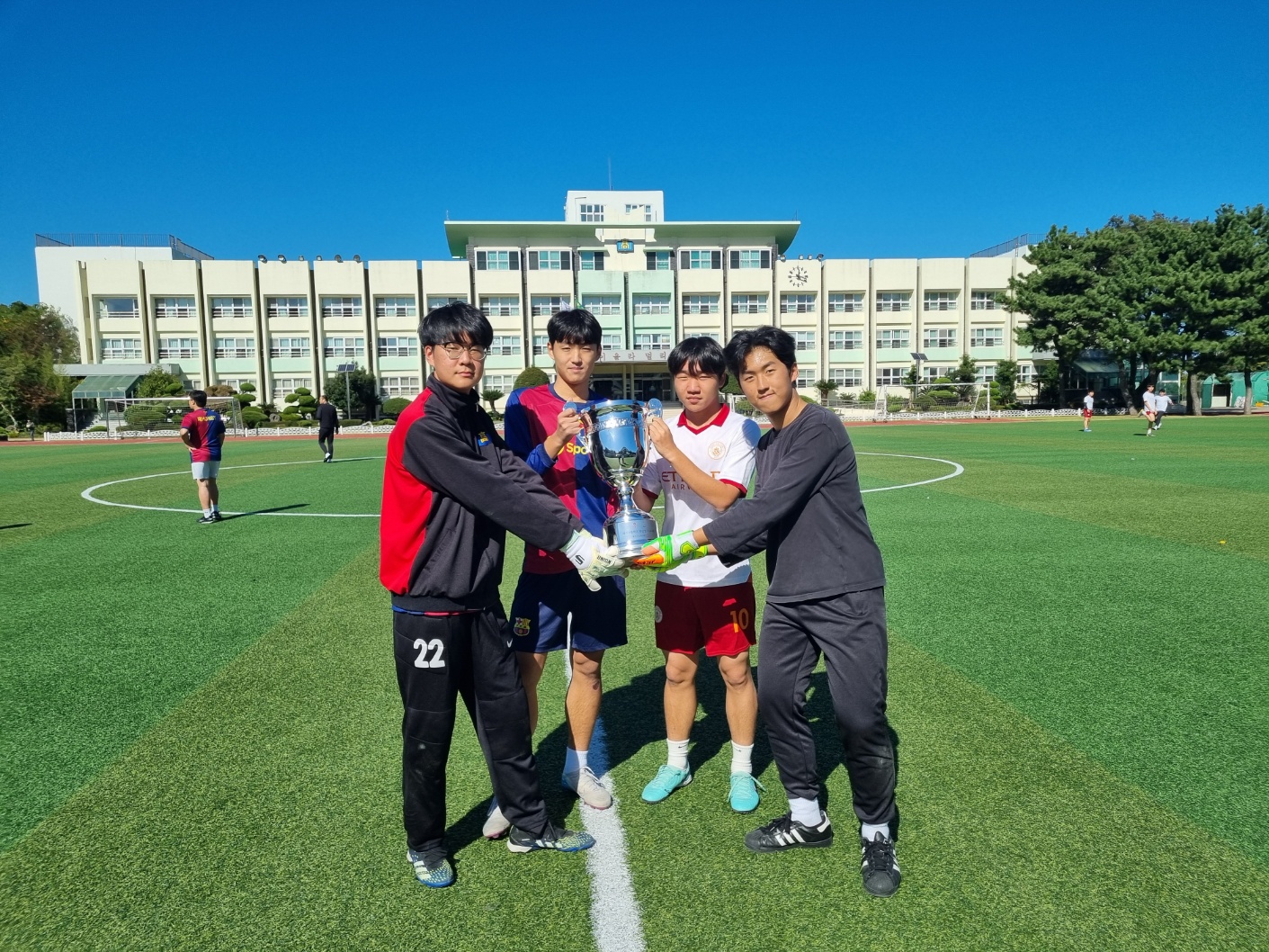 경기전 양팀 페어플레이 사진