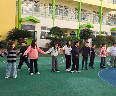 전통 놀이로 몸도 마음도 튼튼! 4학년의 즐거운 놀이체육 시간