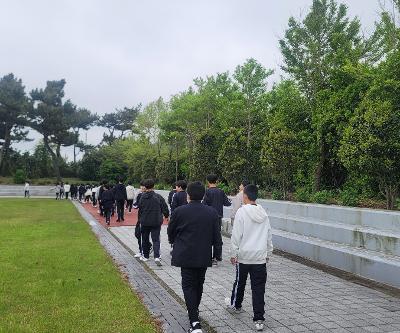 사제동행 운동장 걷기 활동 