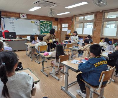 2학년 집단상담(놀이치료) 활동 모습 