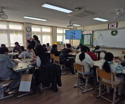 6학년 사회성 증진 집단상담 모습