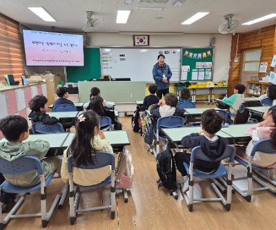체험 중심 장애 인식 개선 교육 실시(2학년)