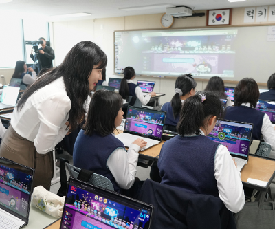 AI 디지털교과서 첫 공개수업 한림여중에서 열려