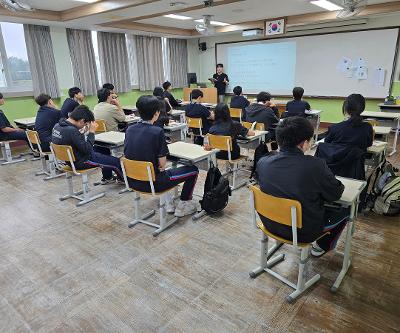 대학생이 들려주는 진로특강 실시