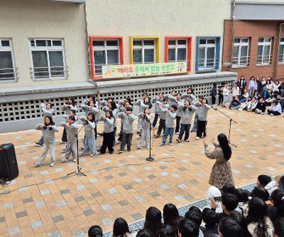 아라초등학교, 음악이 있는 등굣길 연주회 실시