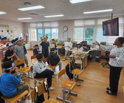 4학년 소규모 원거리 학교 외국어 체험 프로그램 운영