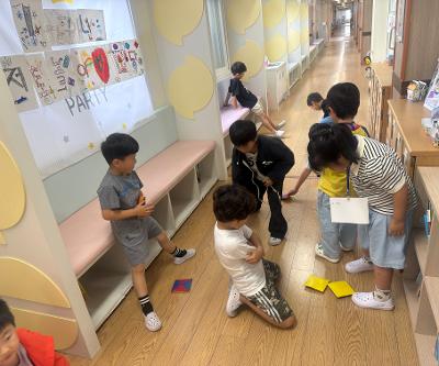 1학년, 유치원 동생들과 함께 '전통놀이 한마당'실시 [유초이음]