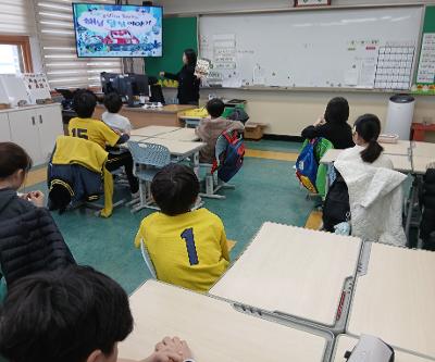 4학년 대상 찾아가는 그림책 독서토론 프로그램 운영
