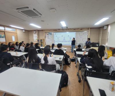 제주서중, '무엇이든 물어봐! 학생들과의 간담회' 행사 운영