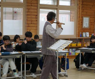 지역예술가와 함께하는 예술수업 실시