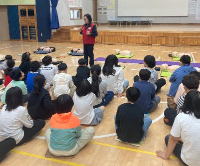 학생 심폐소생술 교육 실시