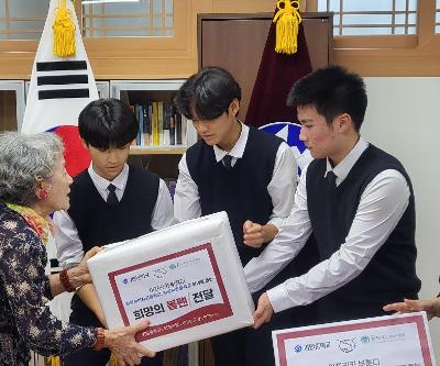 아프리카 부룬디 학생들에게 따뜻한 나눔 실천… 볼펜 900자루 후원