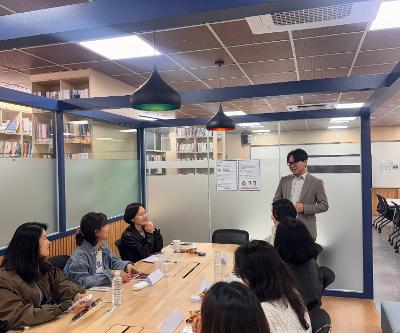 2026학년도 학부모 독서 동아리 '책봄' 4월 정기모임 진행