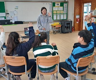 4학년, 우리 마을 지킴이 프로젝트로 깨끗한 바다 만들기