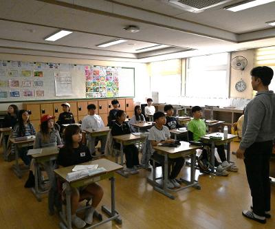 5학년, ‘당당한 걸음, 건강한 성장’ 바른 자세 교육 실시