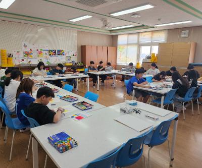 지역 예술가와 함께하는 ‘감성 미술 교실’ 문 열어