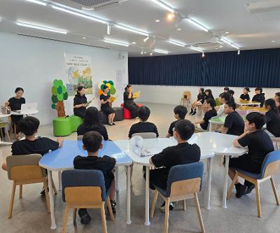 4학년, 도서관 낭독 체험학습 실시