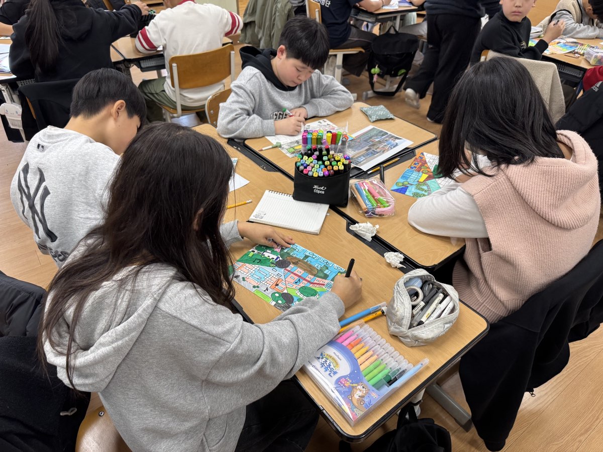 파울클레의 작품을 패러디하는 고학년의 모습