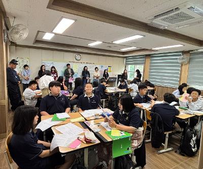 [2026학년도 1학기 학교 공개의 날] 질문이 곧 성장으로 이어지는 교실, 성산중학교 학교 공개의 날 운영… 학부모와 함께 IB 수업 나눔 