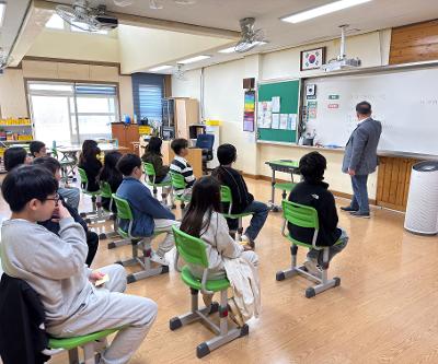 우도초·중학교, 4·3 평화·인권 교육 명예교사 초청 수업 실시
