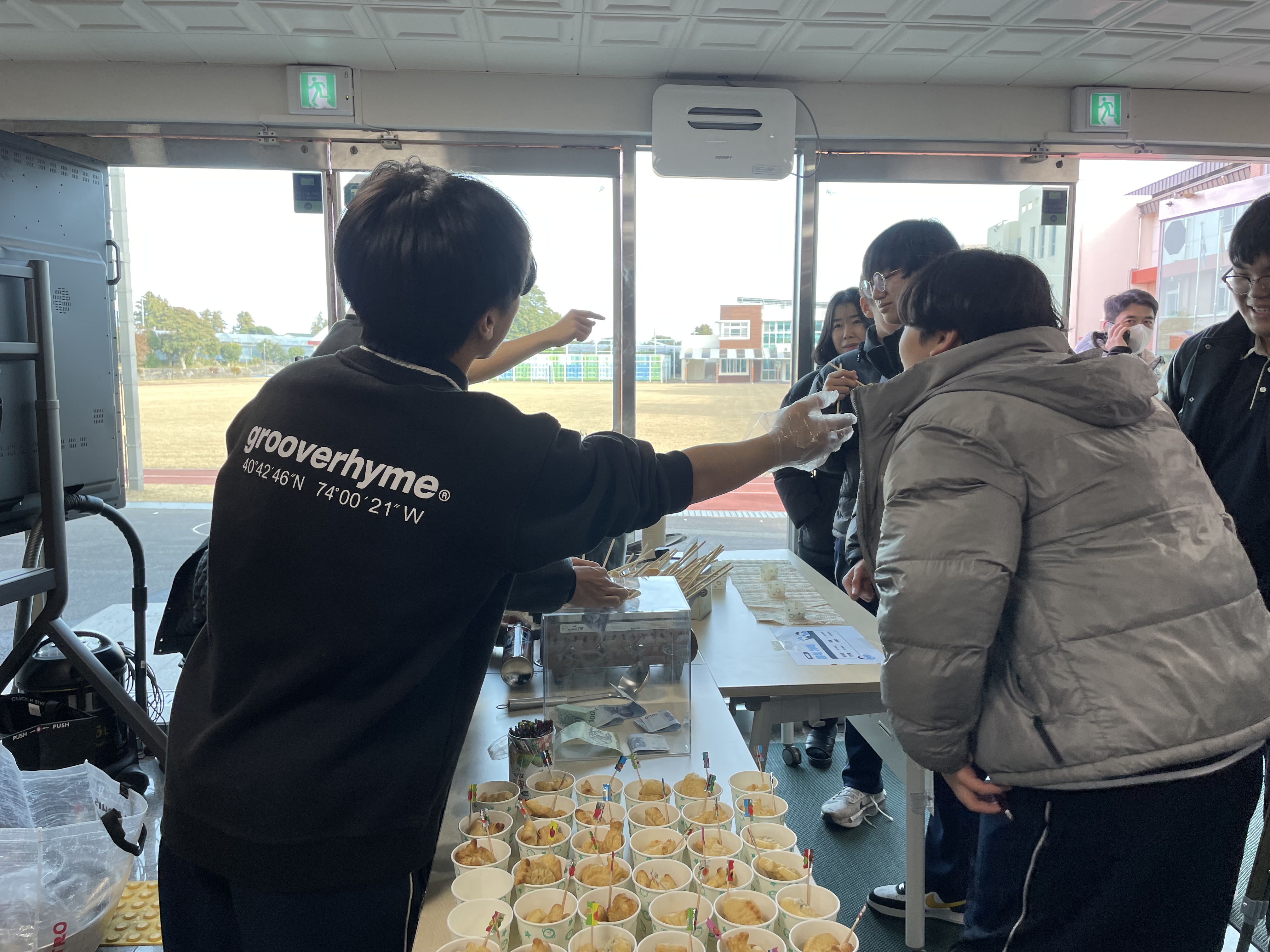 2025학년도 전교 학생자치회 주관 취약계층 성금 모금을 위한 플리마켓 운영